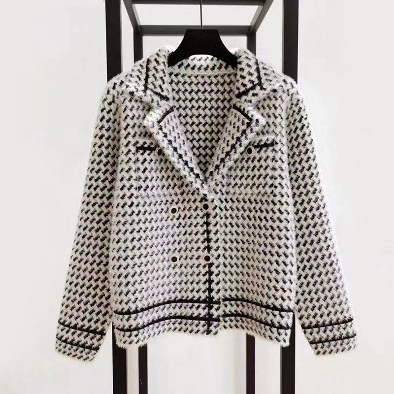 Women’s Cropped Buttoned Jacket with Houndstooth Pattern