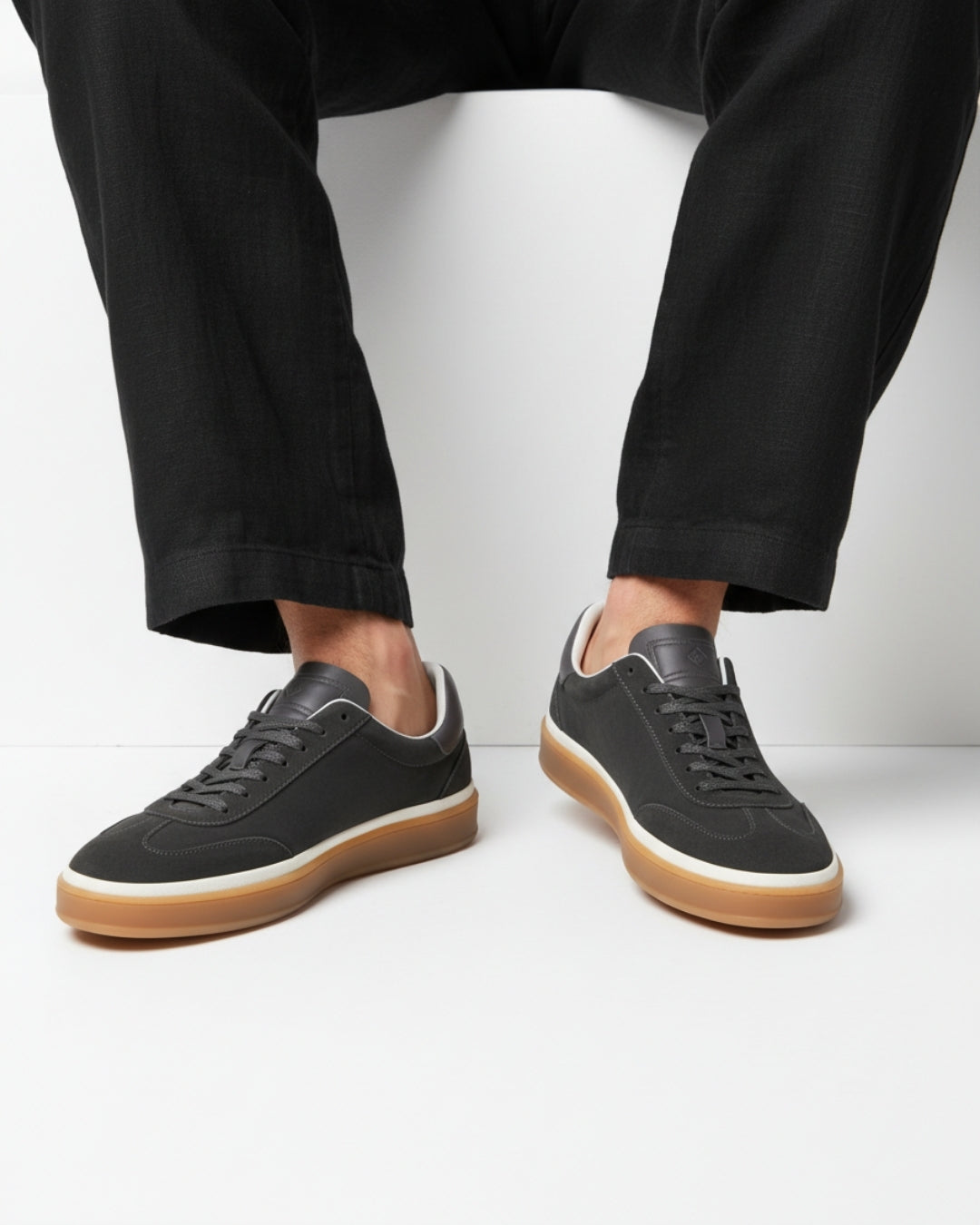 Cataluña Hybrid Sneaker - Black Gray